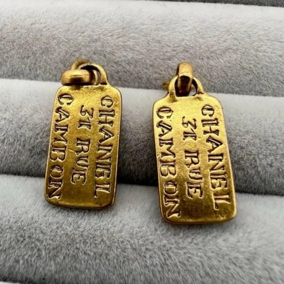 Chanel Vintage Gold Earring Tag Charms includes a COA - Picture 4 of 4